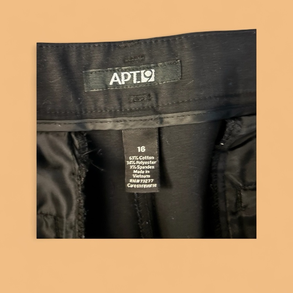 Apt. 9 Classic Black Capri Pants - Picture 2 of 2